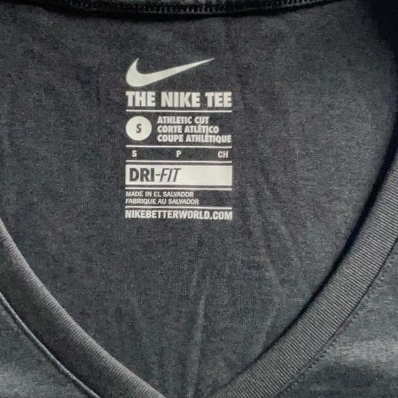 Nike Women’s Dri-Fit shirt - Picture 2 of 4